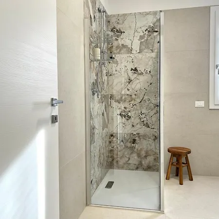 Malpensa Airport - 9 Min To Mxp - Free Parking