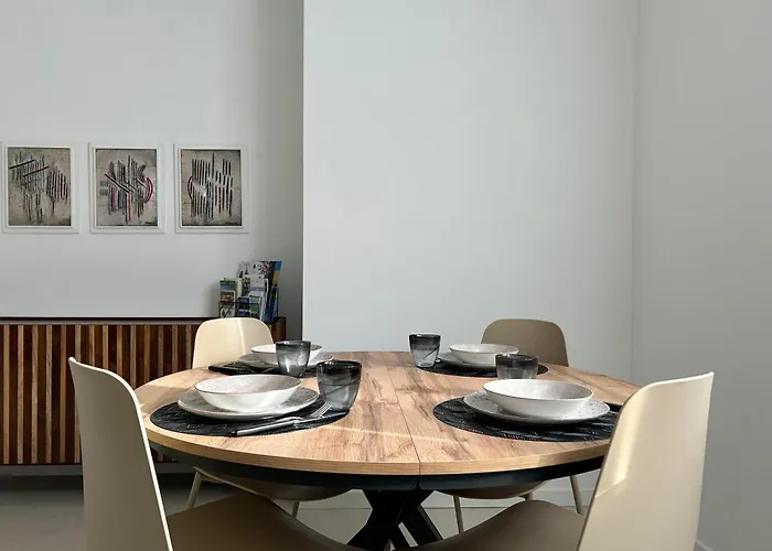 Malpensa Airport - 9 Min To Mxp - Free Parking *