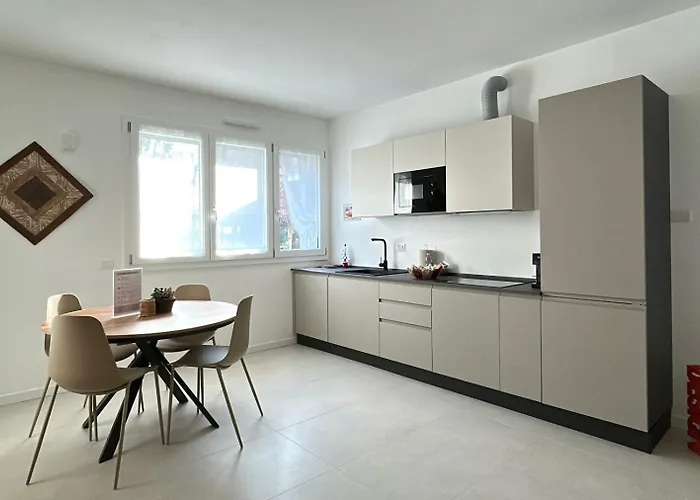 Malpensa Airport - 9 Min To Mxp - Free Parking *