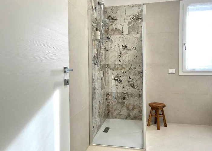 Malpensa Airport - 9 Min To Mxp - Free Parking