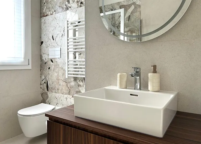 Malpensa Airport - 9 Min To Mxp - Free Parking